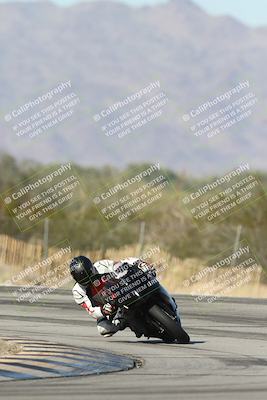 media/Dec-01-2025-Moto Forza (Mon) [[2daa91e15f]]/1-Advanced Group/Session 3 (Turn 3)/